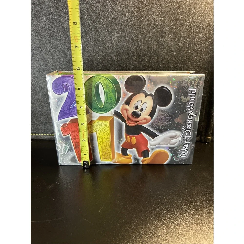 2011 WALT‎ DISNEY WORLD MICKEY MOUSE PHOTO ALBUM 100 4 X 6 TRAVEL SOUVENIR